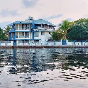 Hotel Captains Cabin Backwater